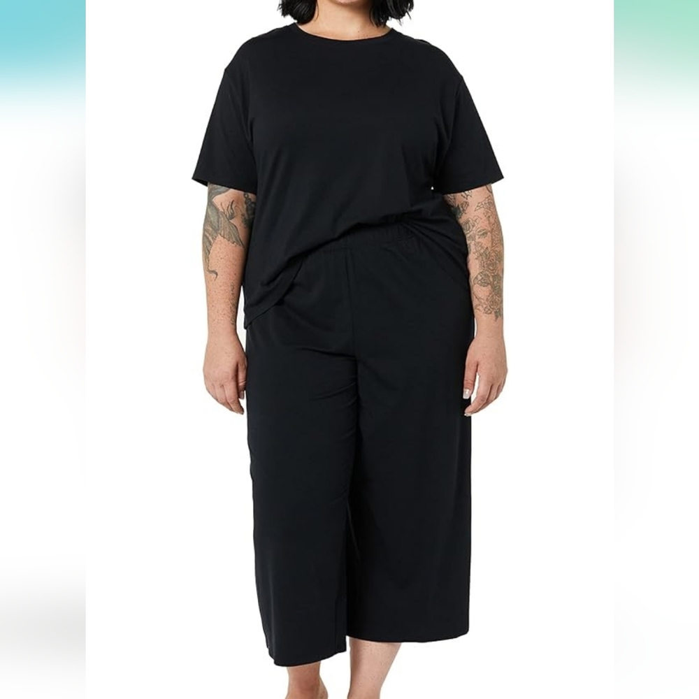 PLUS SIZE Black T-Shirt and Pants Lounge Set - Picture 1 of 6